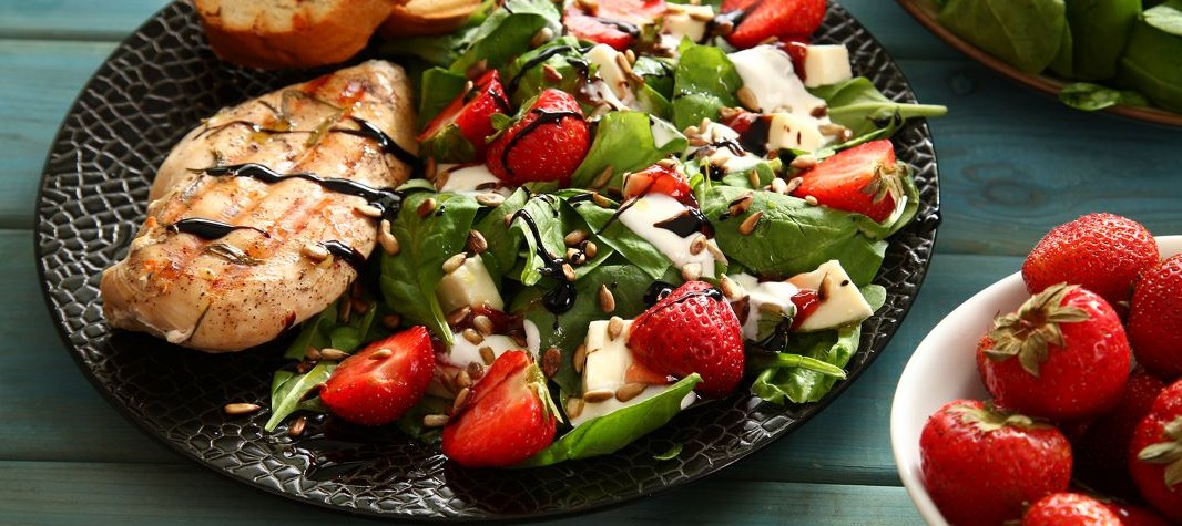 Light salad with spinach